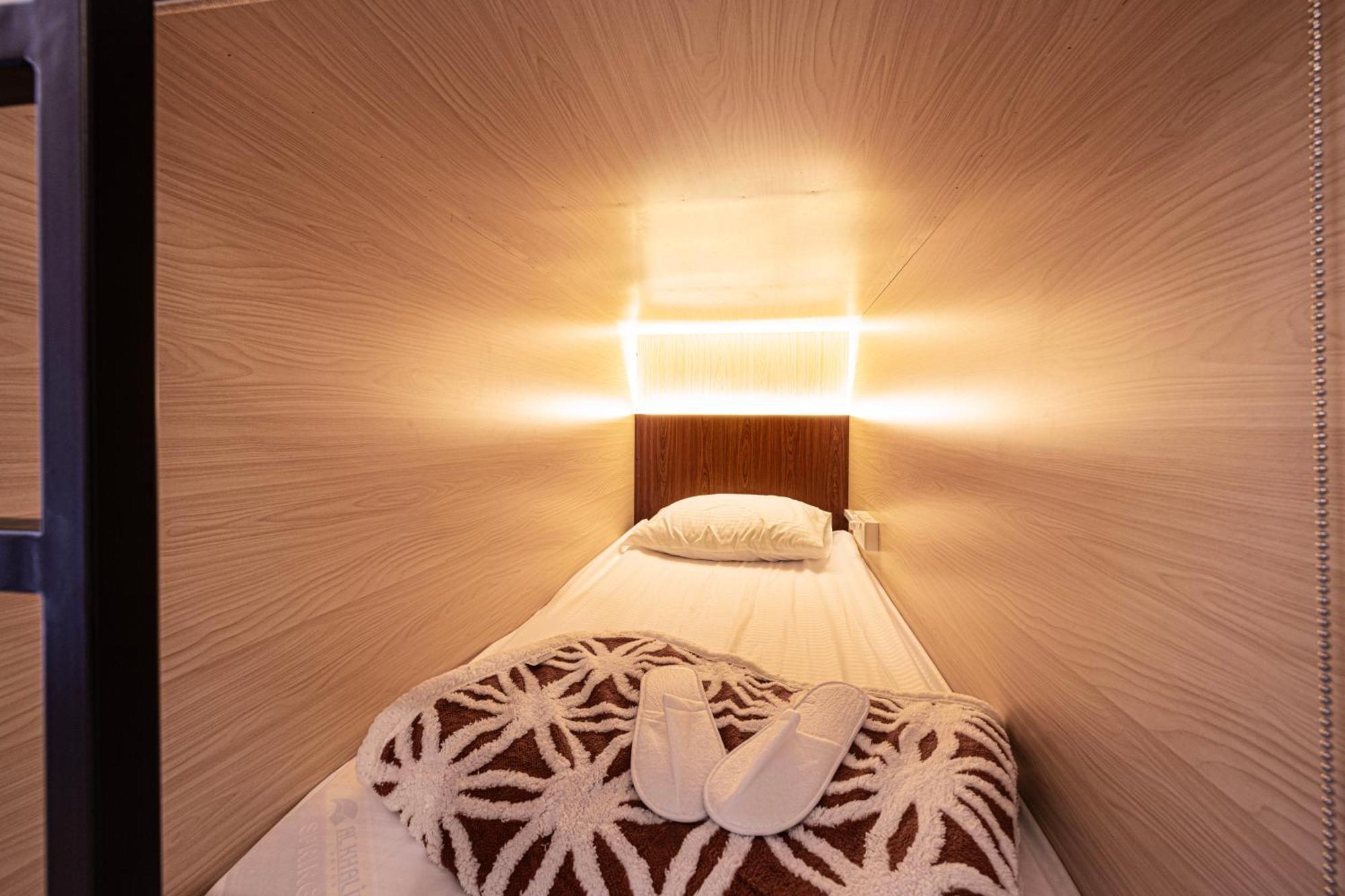 Capsule Experience Duplex - Panoramic Sea View - Nowmade La Marina Hostel Dubai Exterior photo