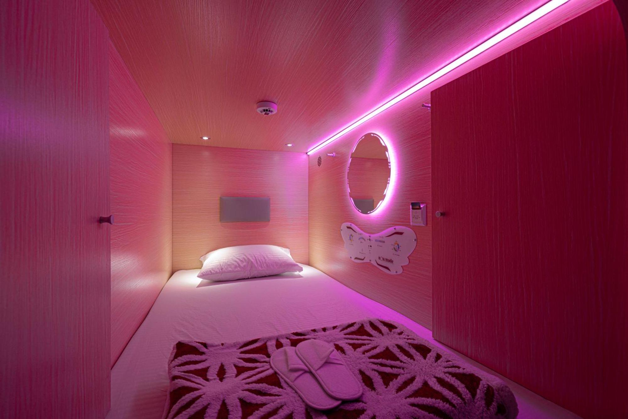 Capsule Experience Duplex - Panoramic Sea View - Nowmade La Marina Hostel Dubai Exterior photo